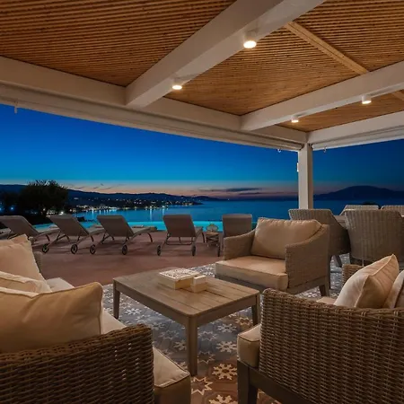 Carvella - A Sublimely Relaxing Escape! Villa