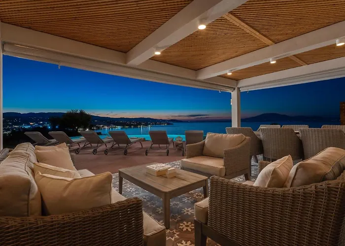 Carvella - A Sublimely Relaxing Escape! Villa